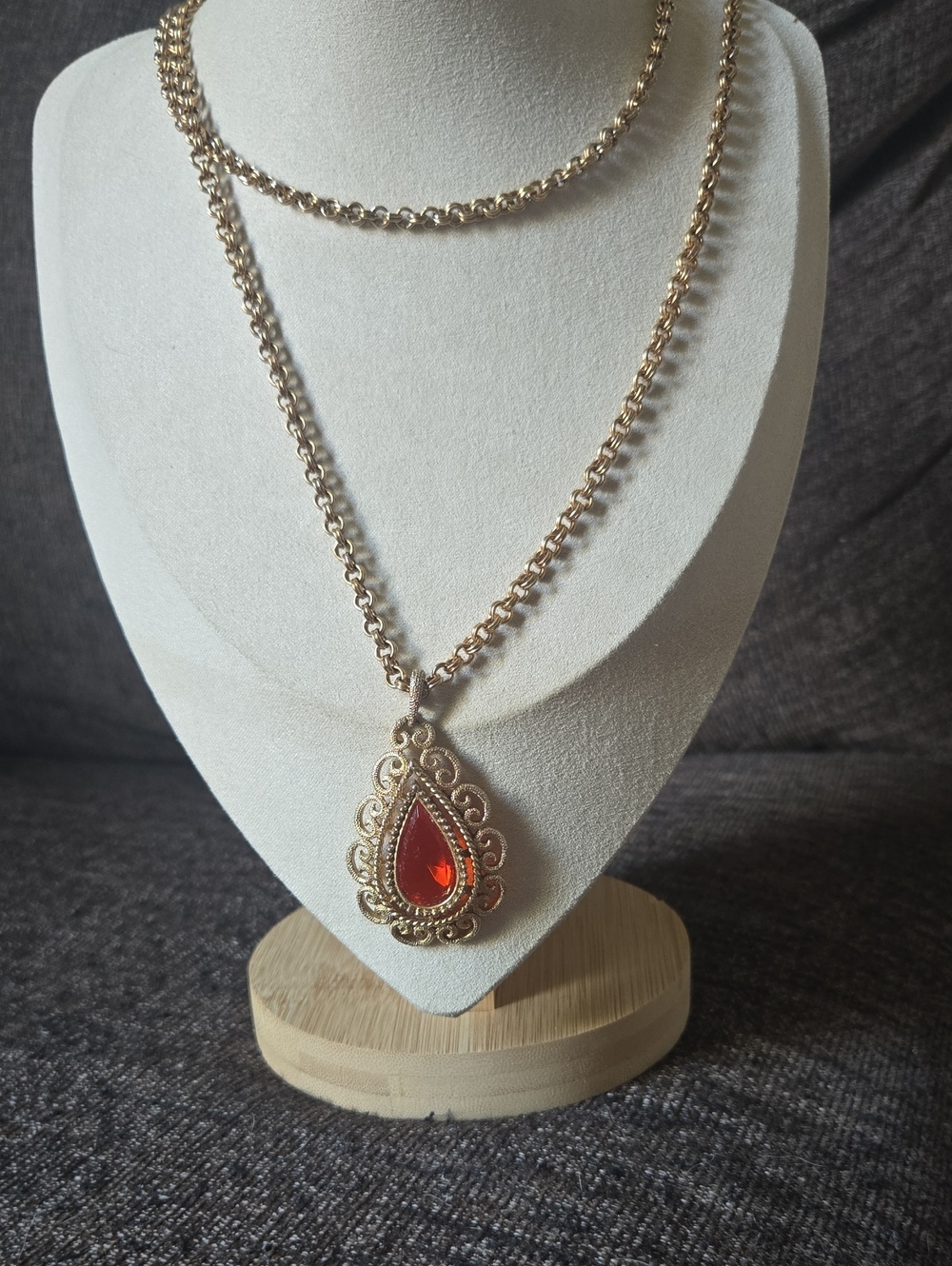 Vintage Tiered Avon Gold-Tone Necklace with Red-orange Teardrop Pendant 💫